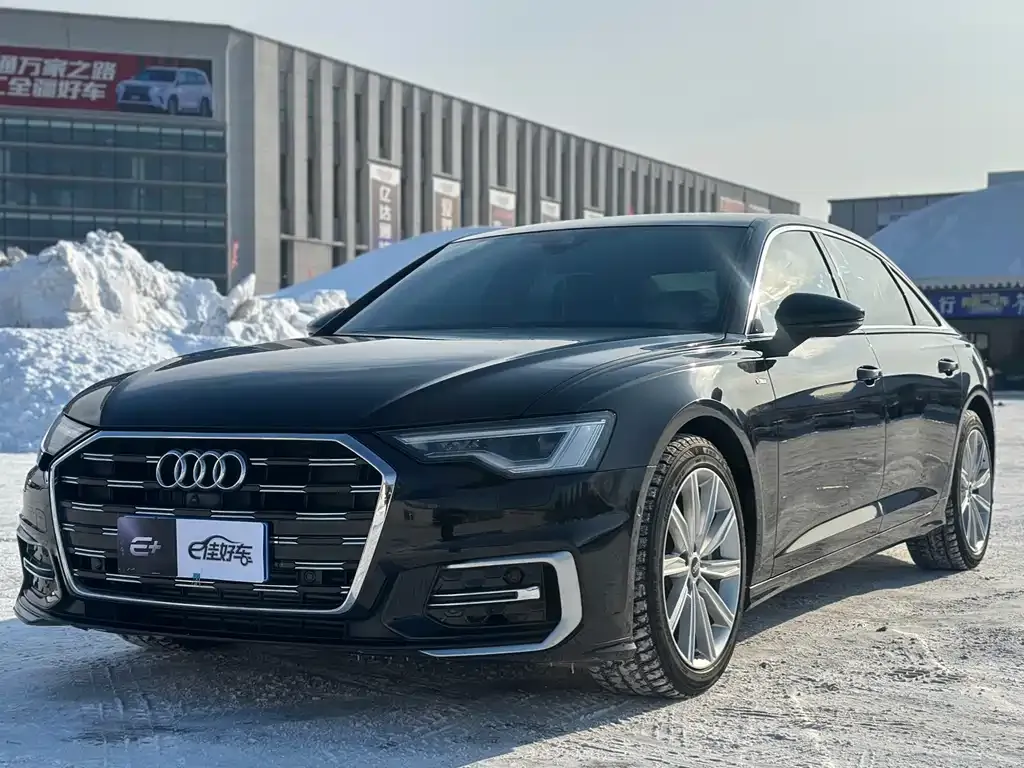 Audi A6L — фото 1