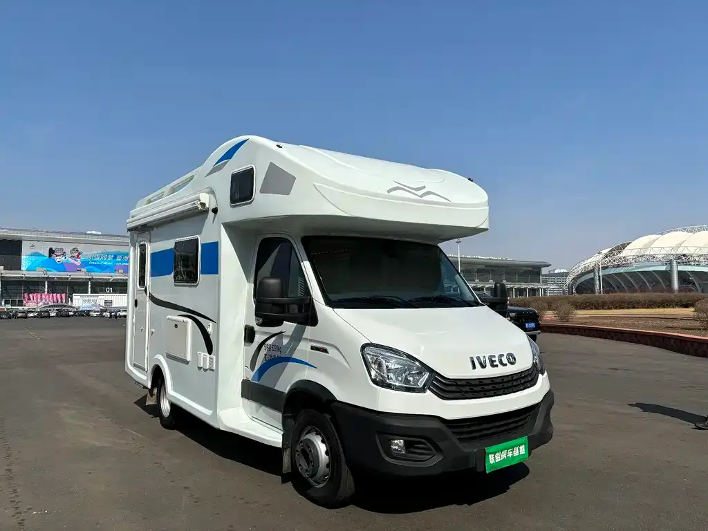 IVECO Ousheng — фото 10