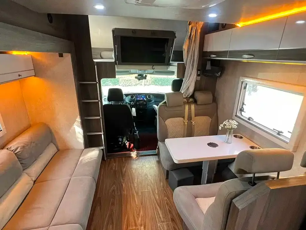 IVECO Ousheng — фото 3