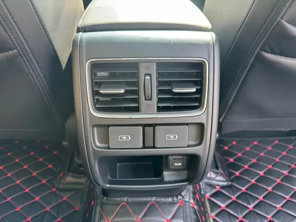 Honda Accord — фото 10
