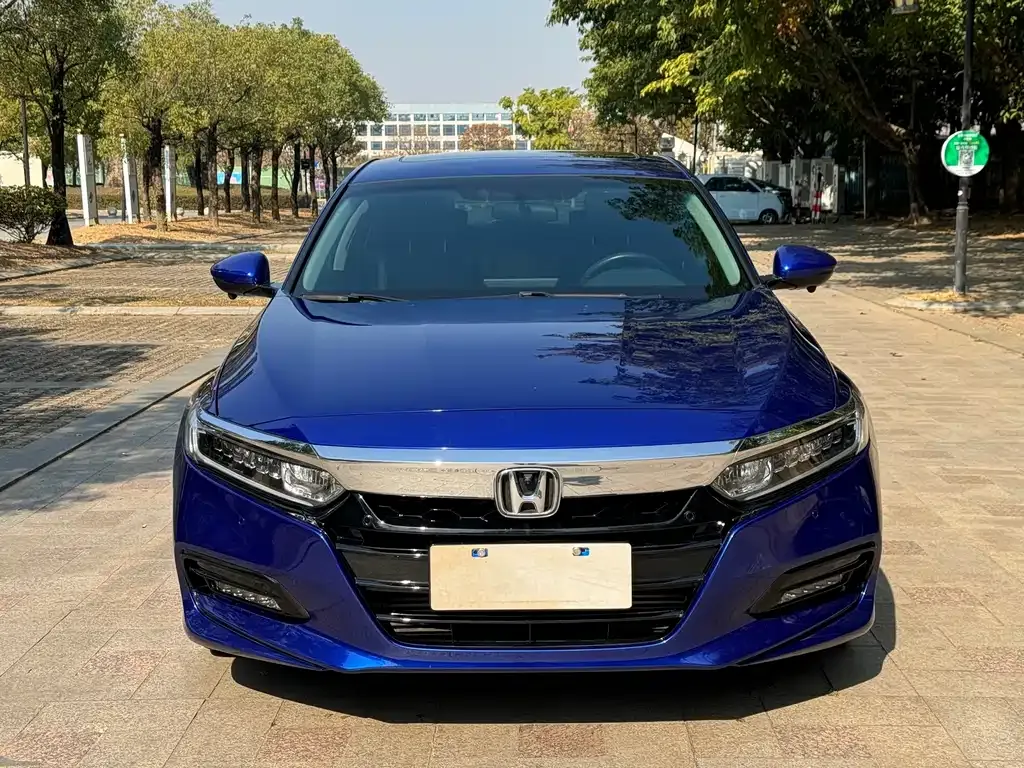 Honda Accord — фото 9