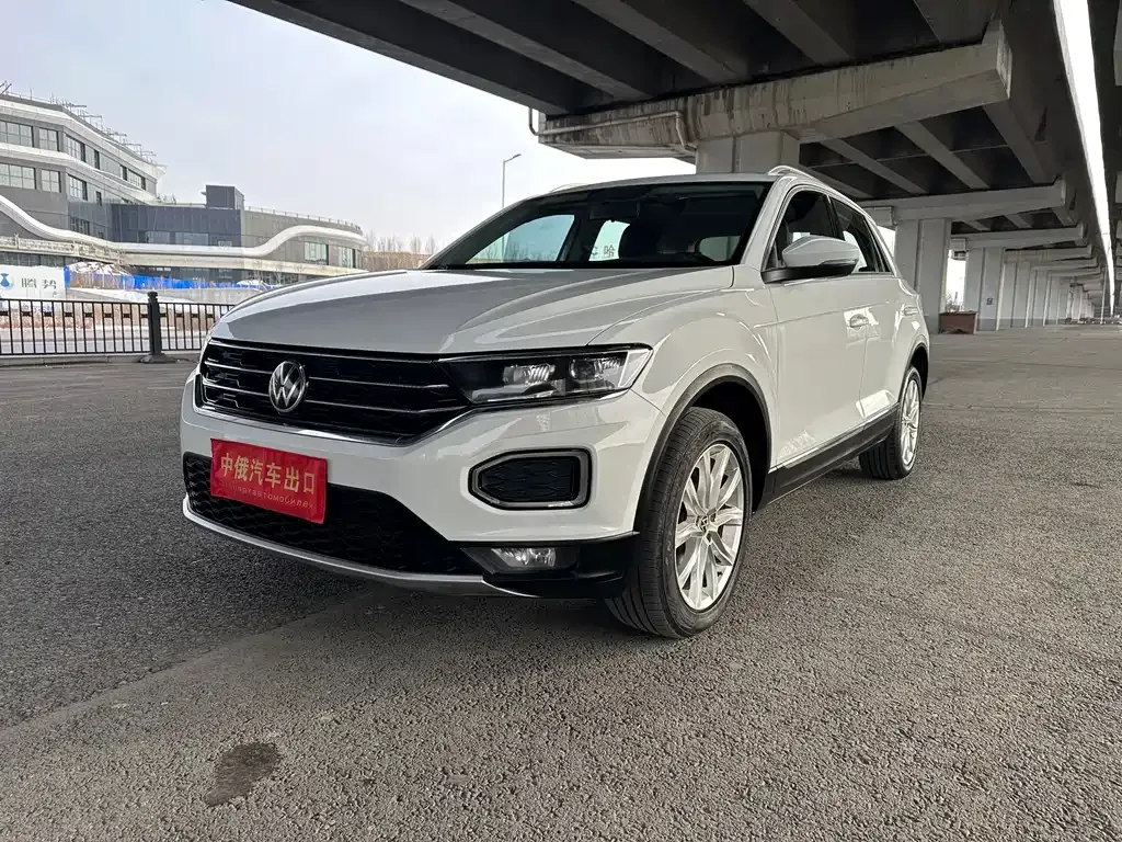 Volkswagen T-Roc — фото 1