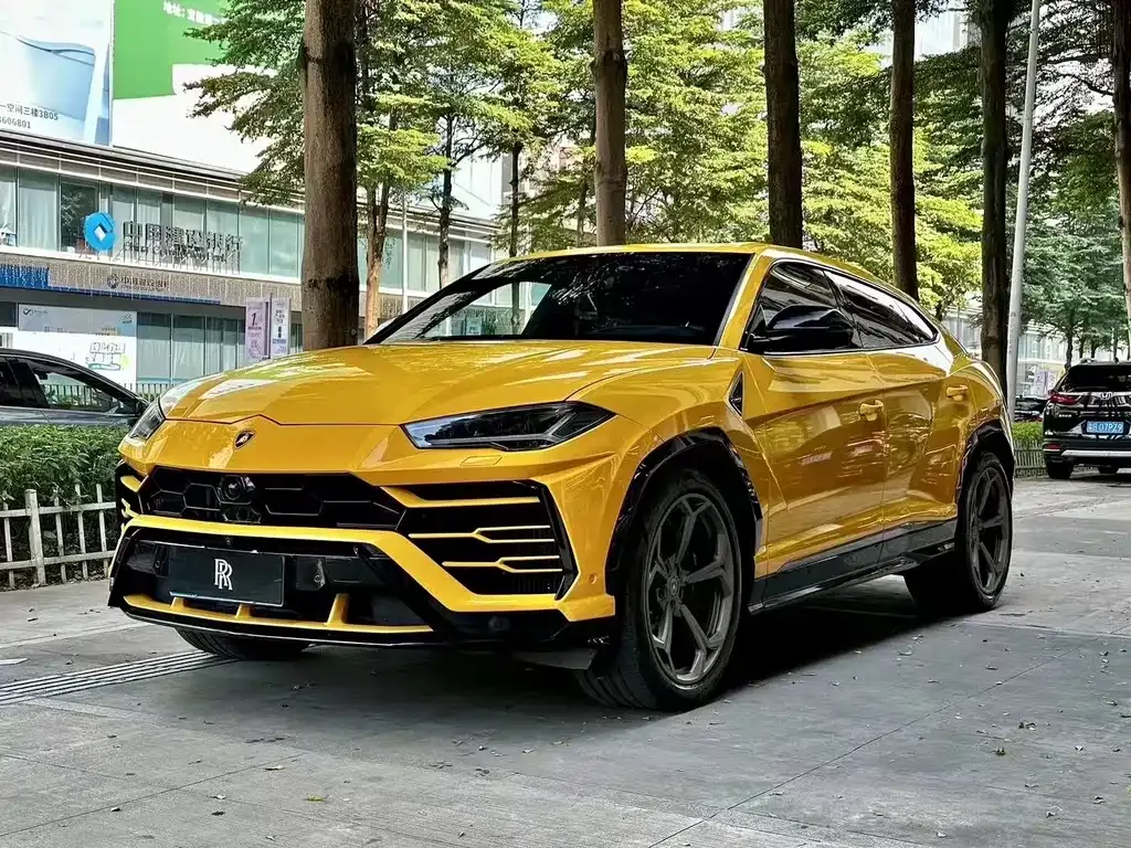 Lamborghini Urus — фото 1