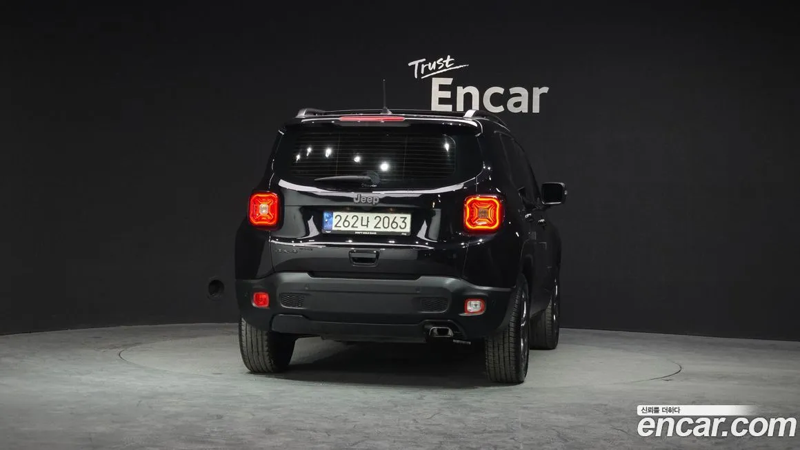 Jeep Renegade — фото 4