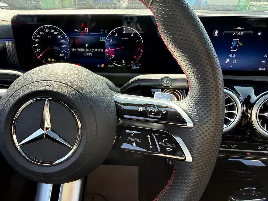 Mercedes-Benz A-Class — фото 10