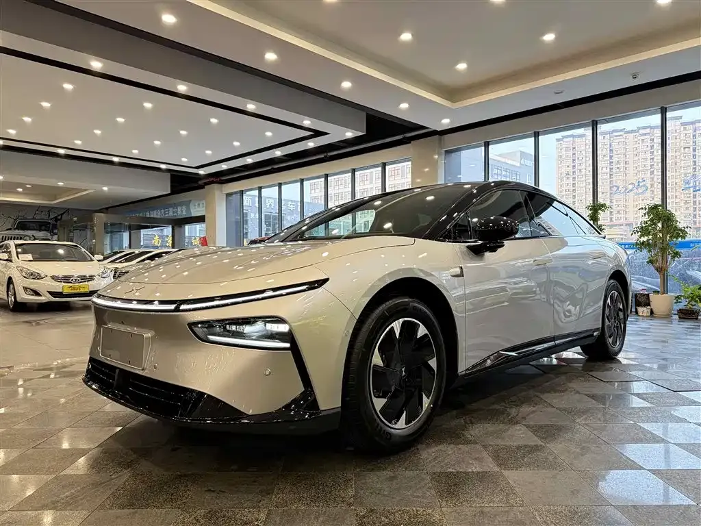 XPeng P7+ — фото 1