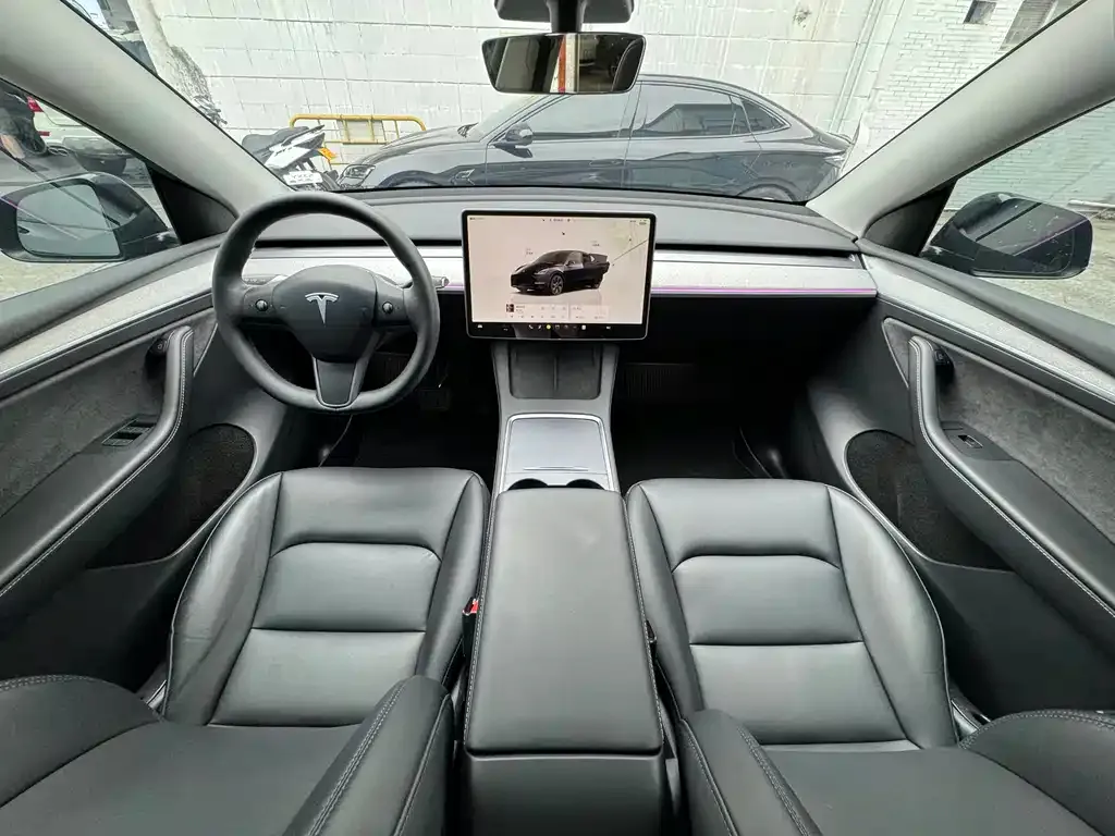 Tesla Model Y — фото 3