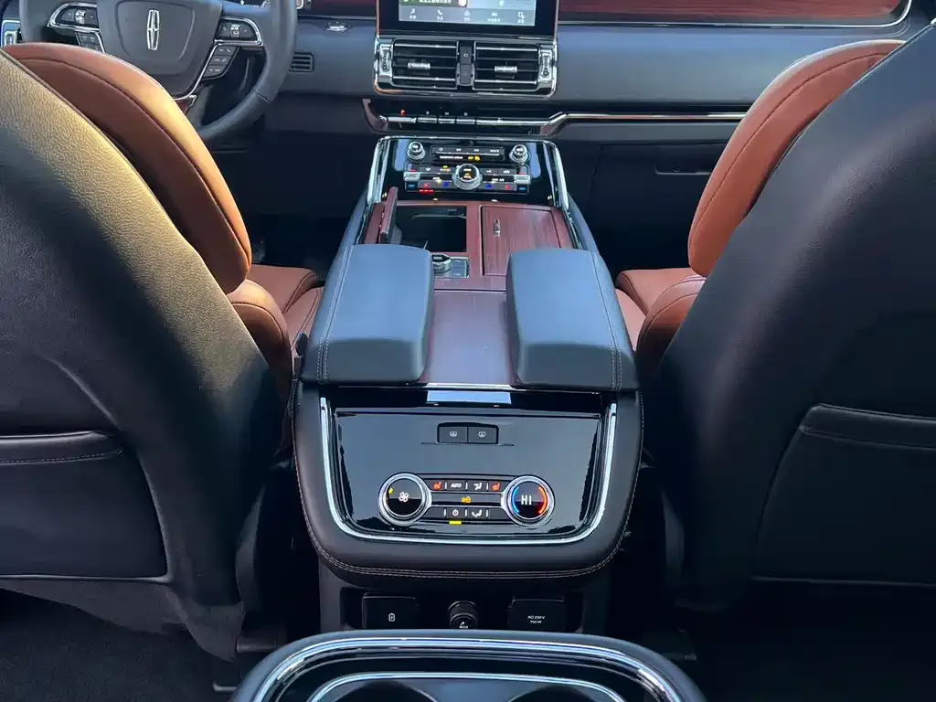 Lincoln Navigator — фото 2