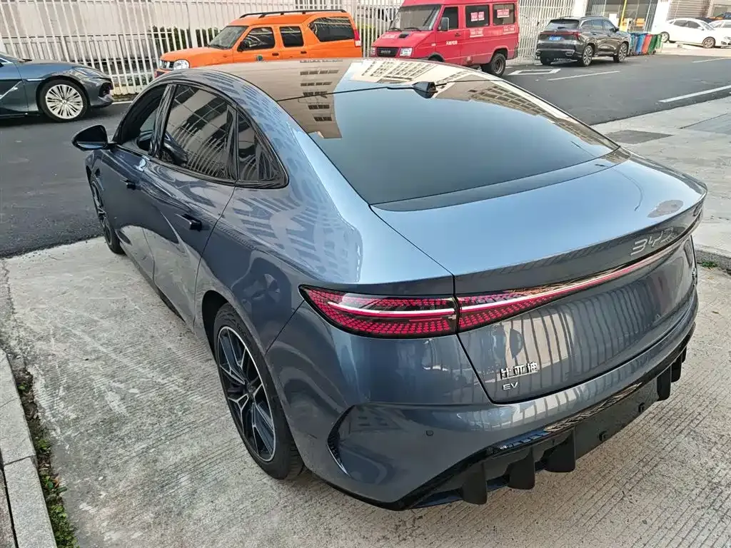 BYD Seal — фото 4