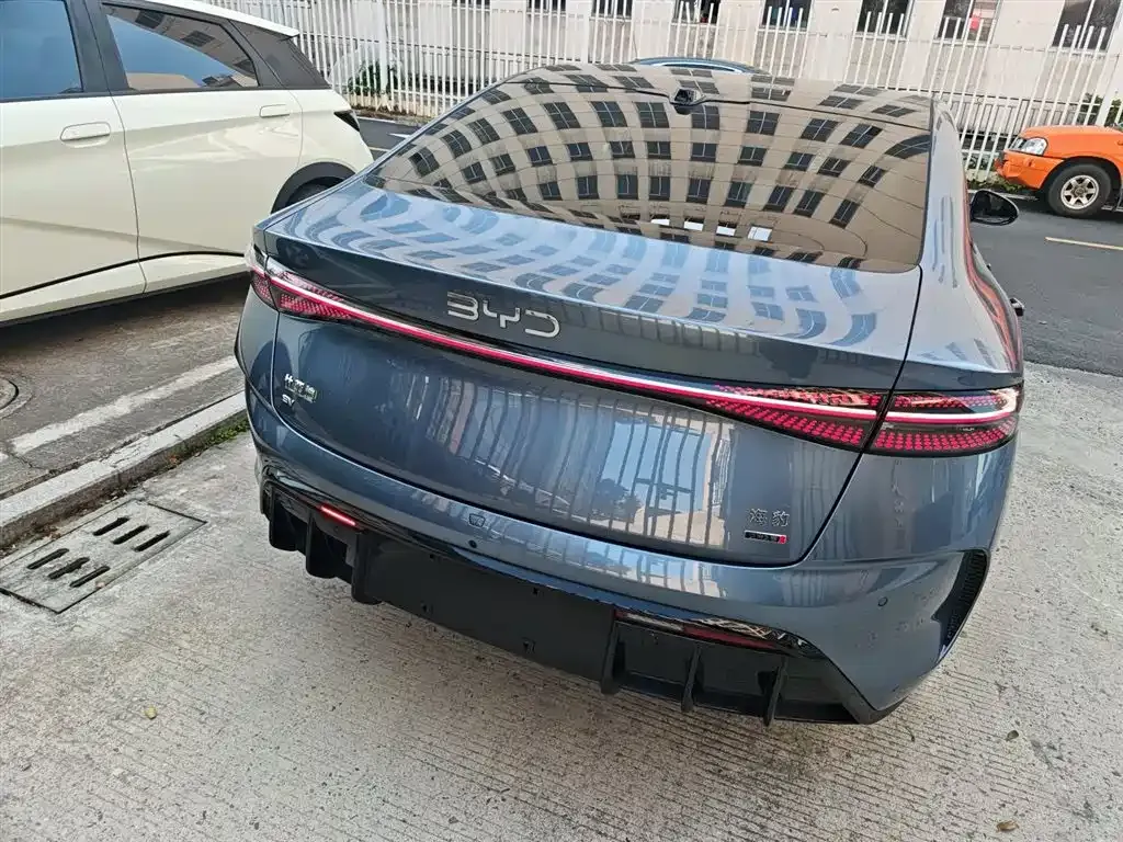 BYD Seal — фото 10