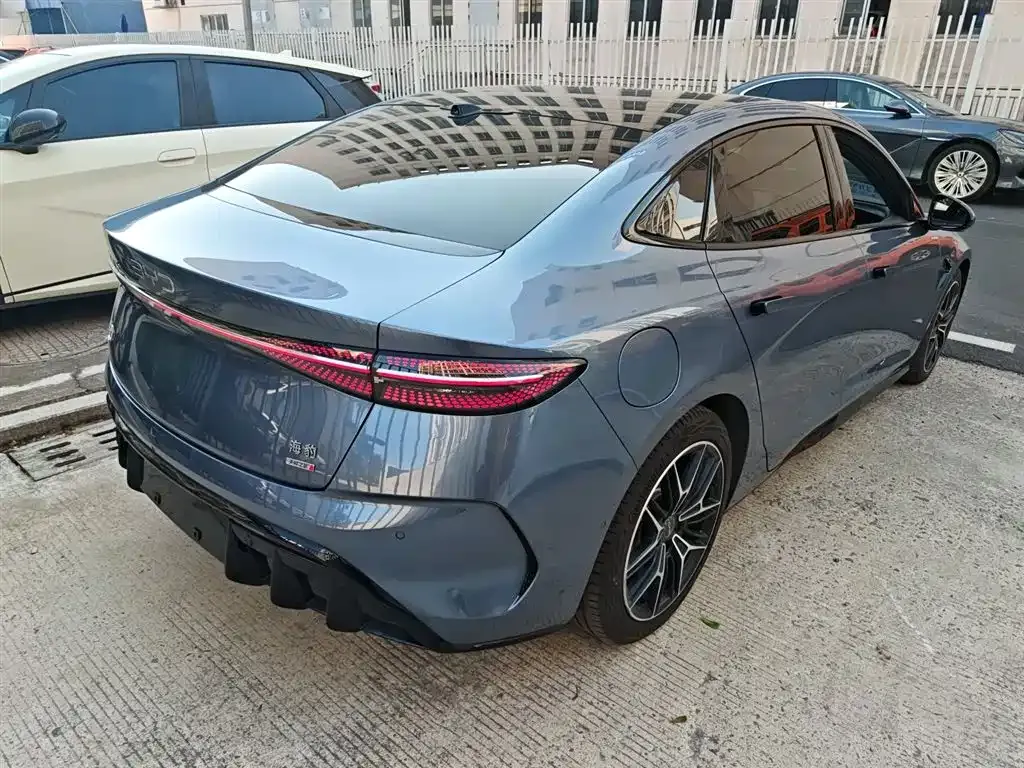 BYD Seal — фото 9