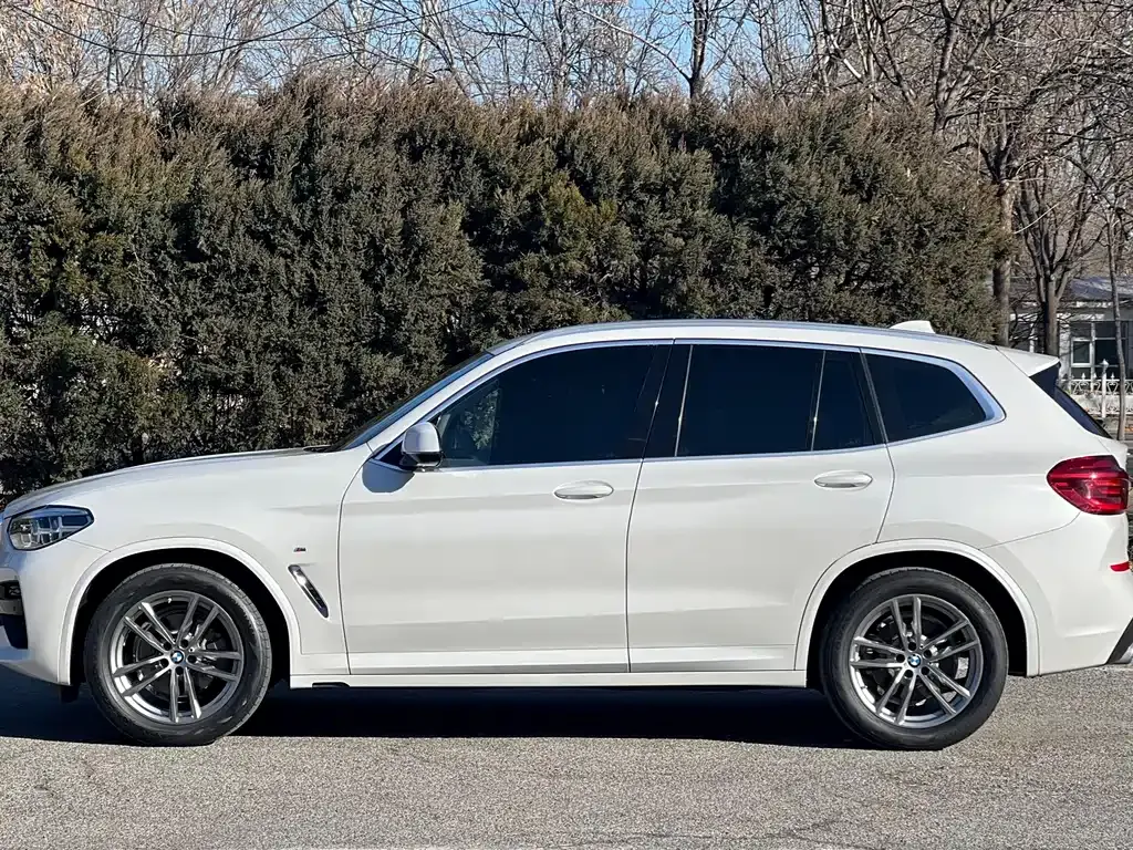 BMW X3 — фото 9