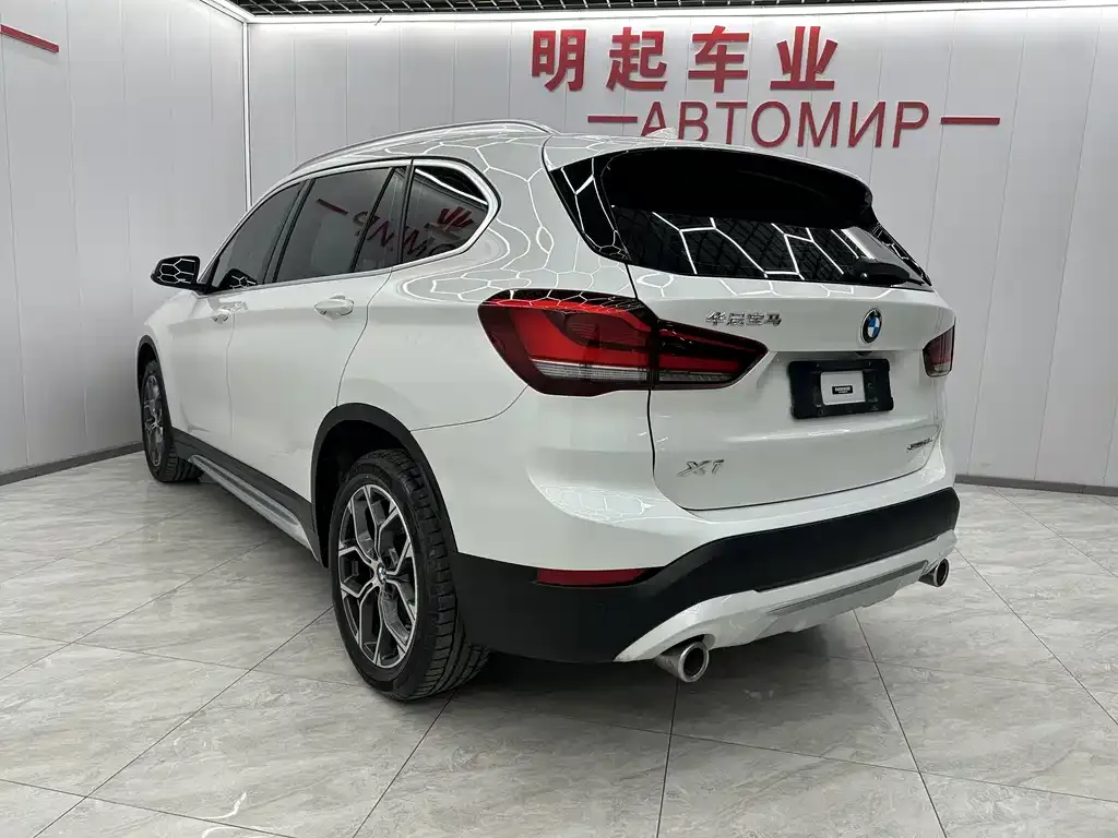 BMW X1 — фото 5