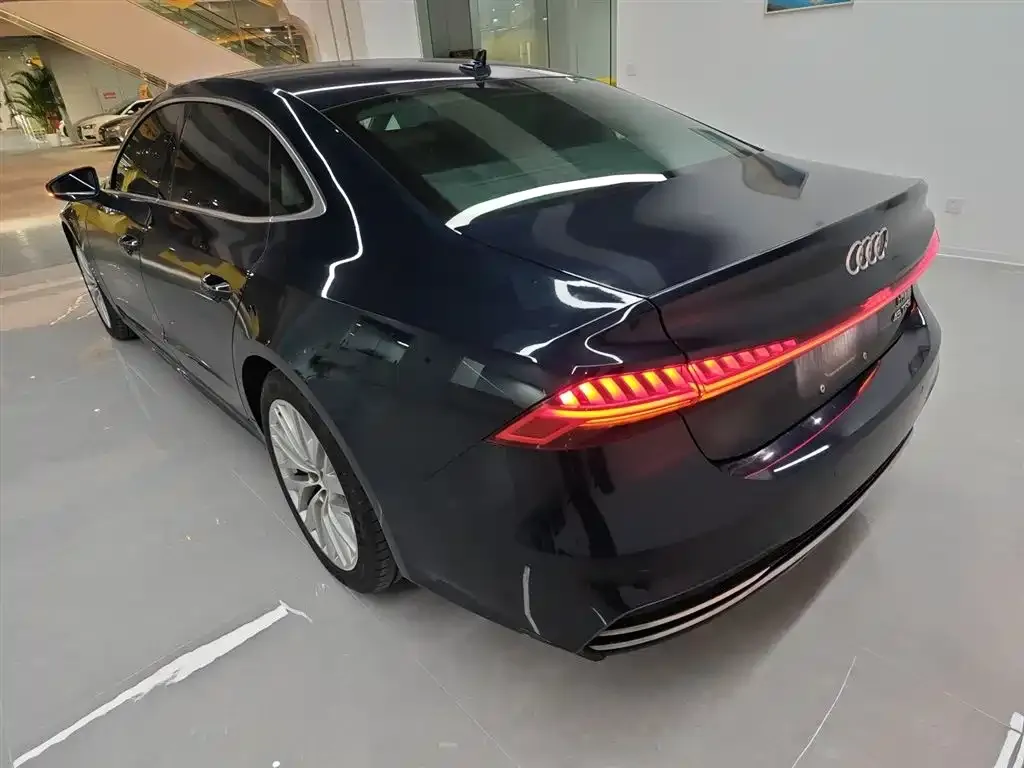 Audi A7L — фото 3