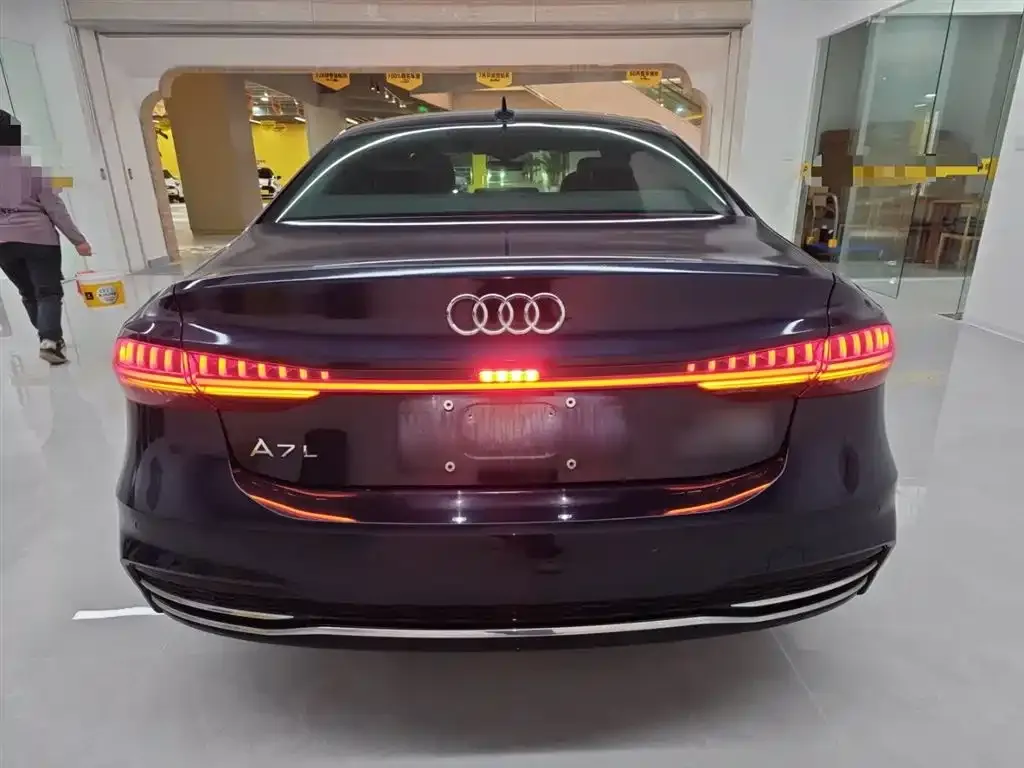 Audi A7L — фото 5