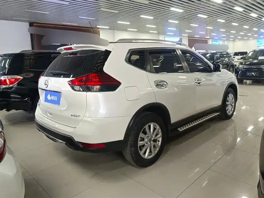 Nissan X-Trail — фото 10