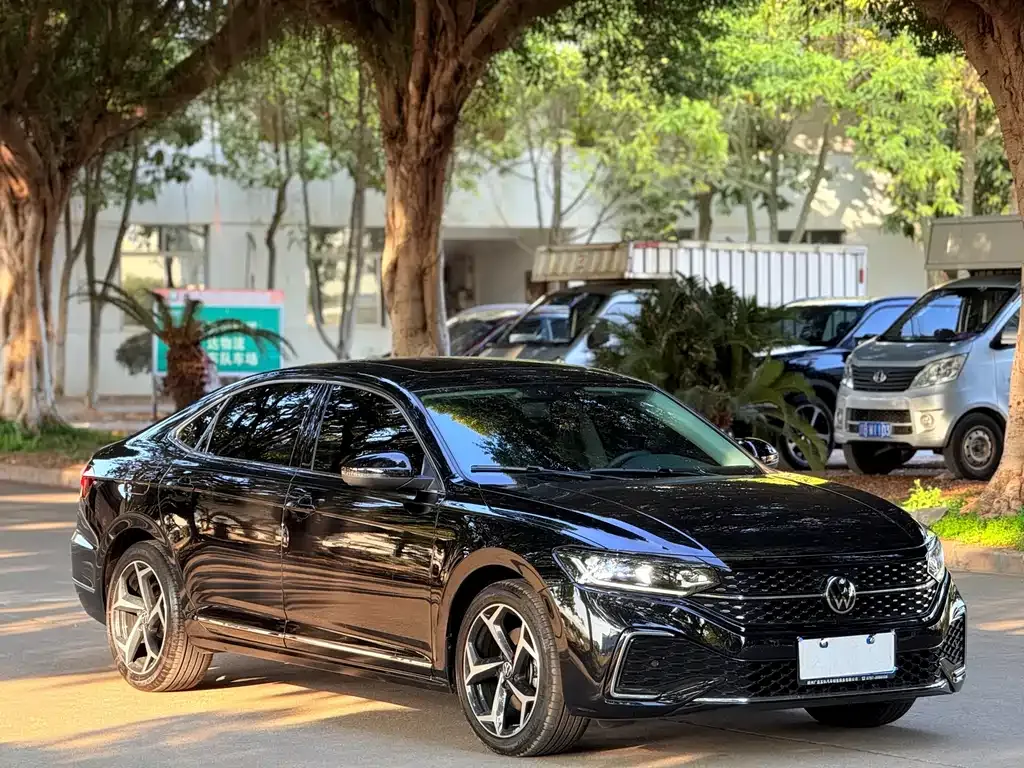 Volkswagen Passat — фото 7