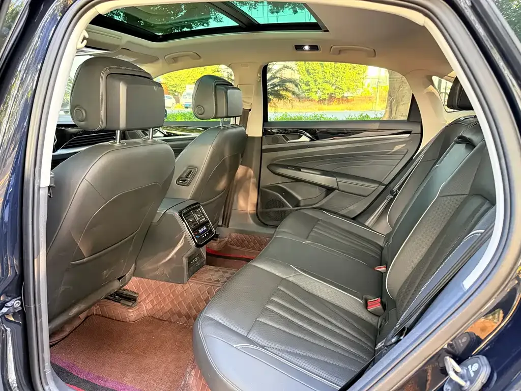 Volkswagen Passat — фото 4