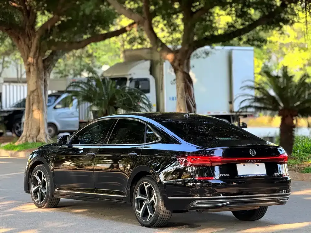 Volkswagen Passat — фото 5