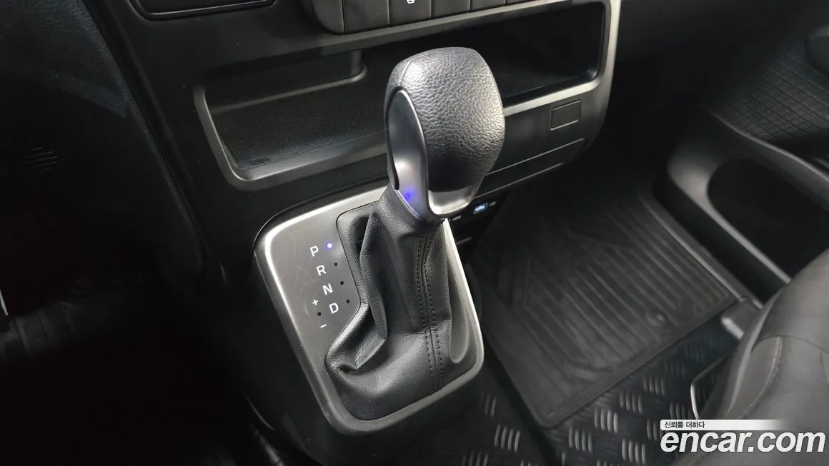 Hyundai Staria — фото 4