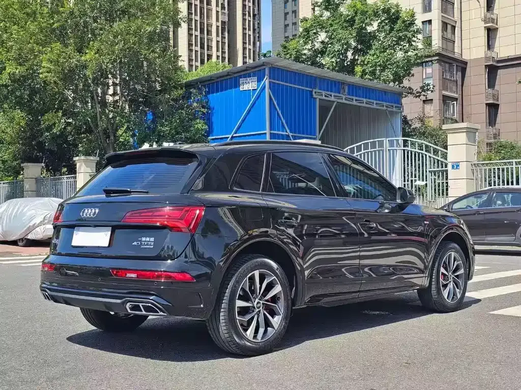 Audi Q5L — фото 5
