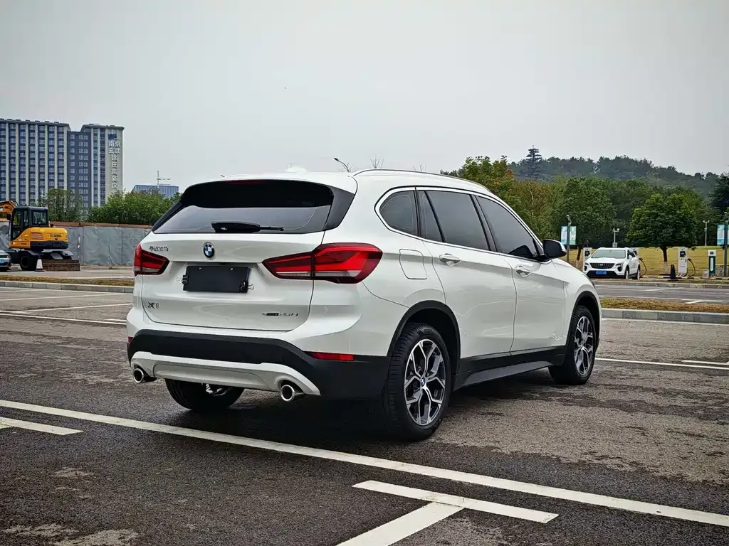BMW X1 — фото 8
