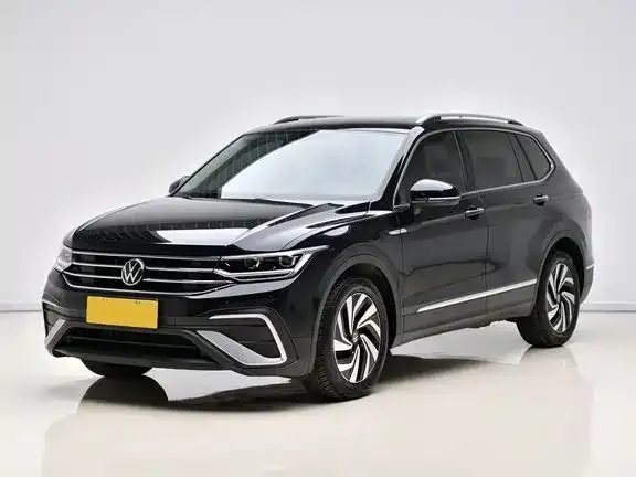 Volkswagen Tiguan L — фото 1