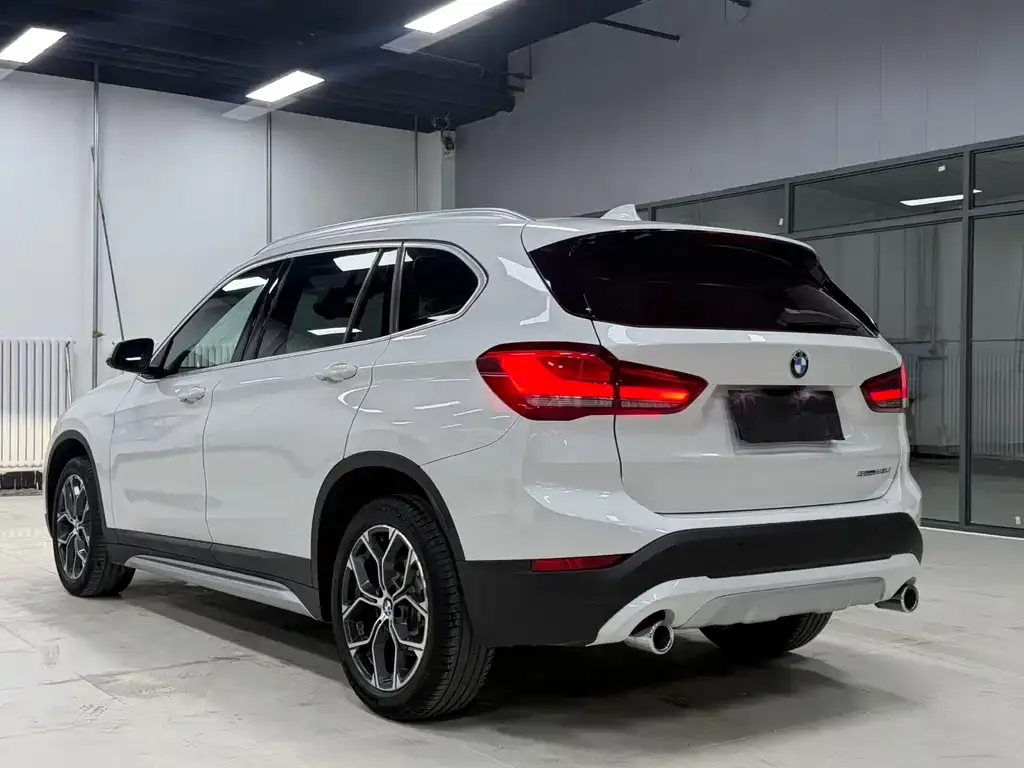 BMW X1 — фото 9