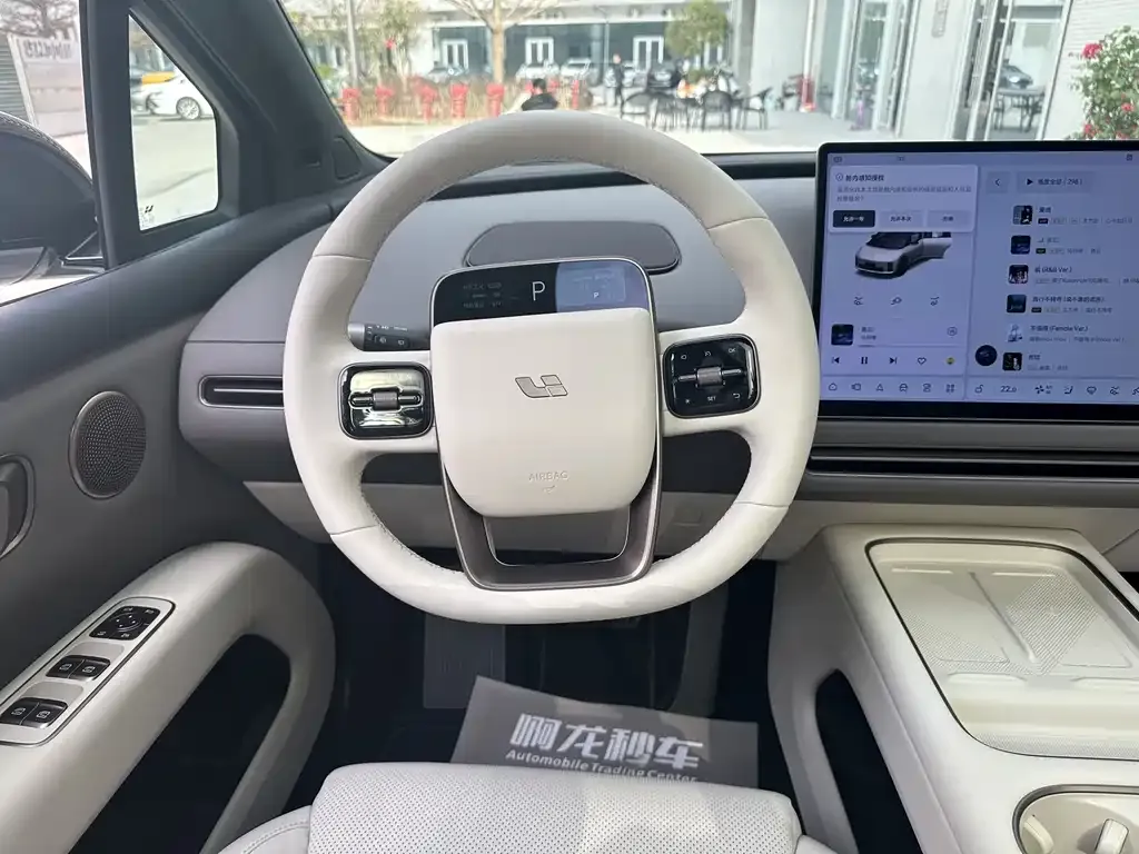 Li Auto i6 — фото 10
