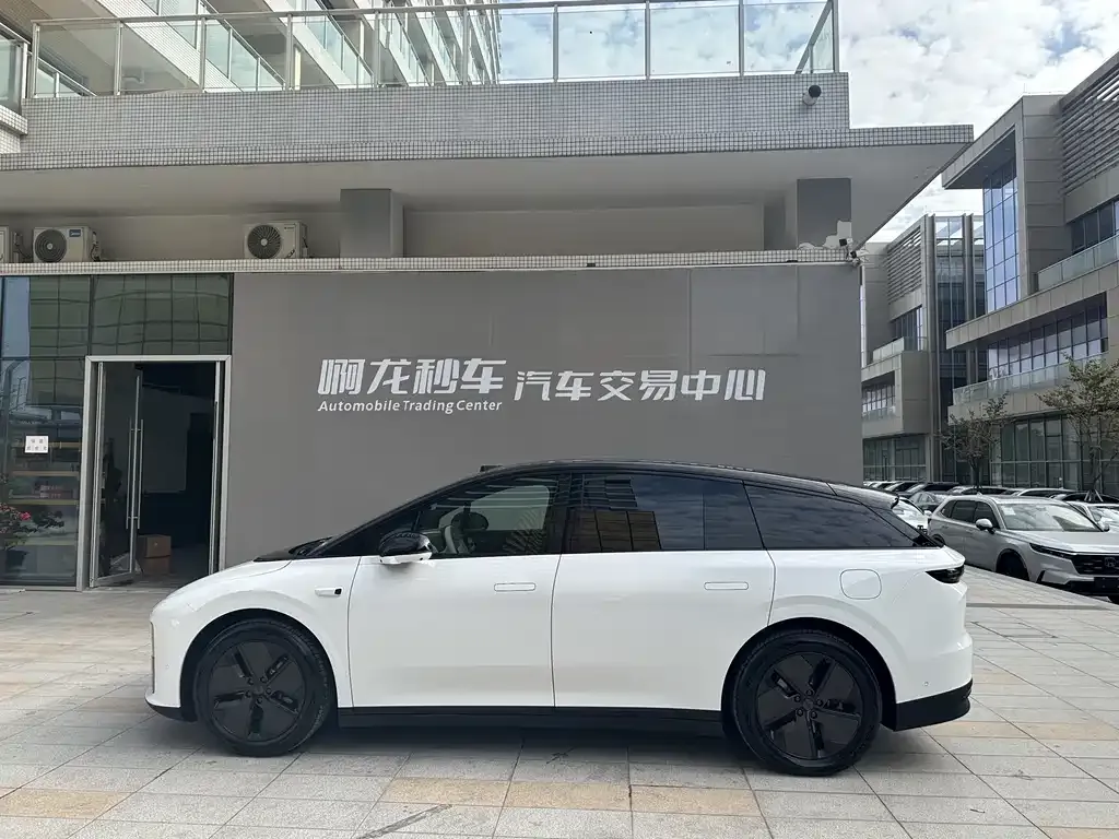 Li Auto i6 — фото 2