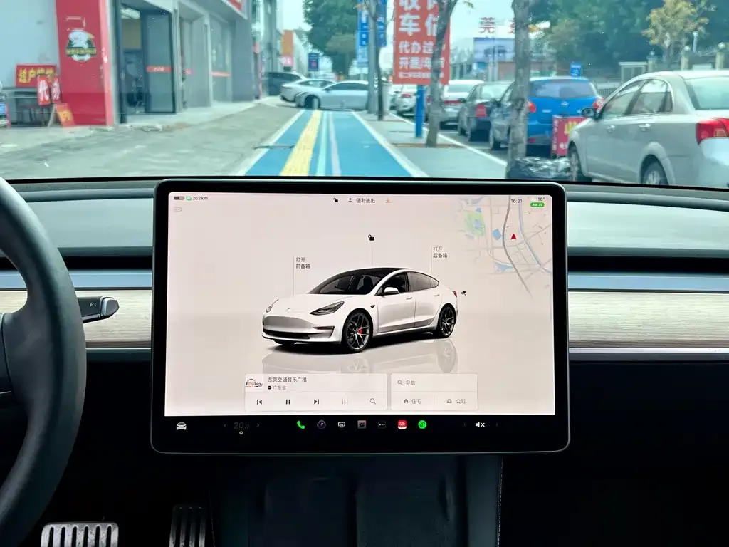 Tesla Model 3 — фото 2