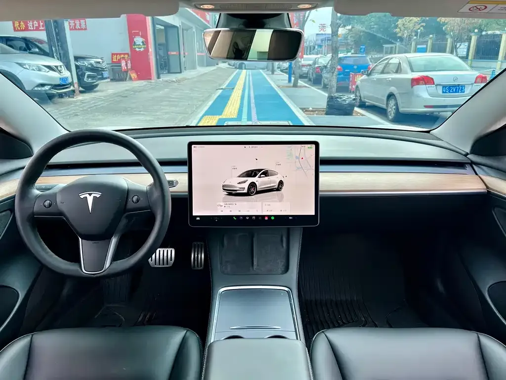 Tesla Model 3 — фото 4