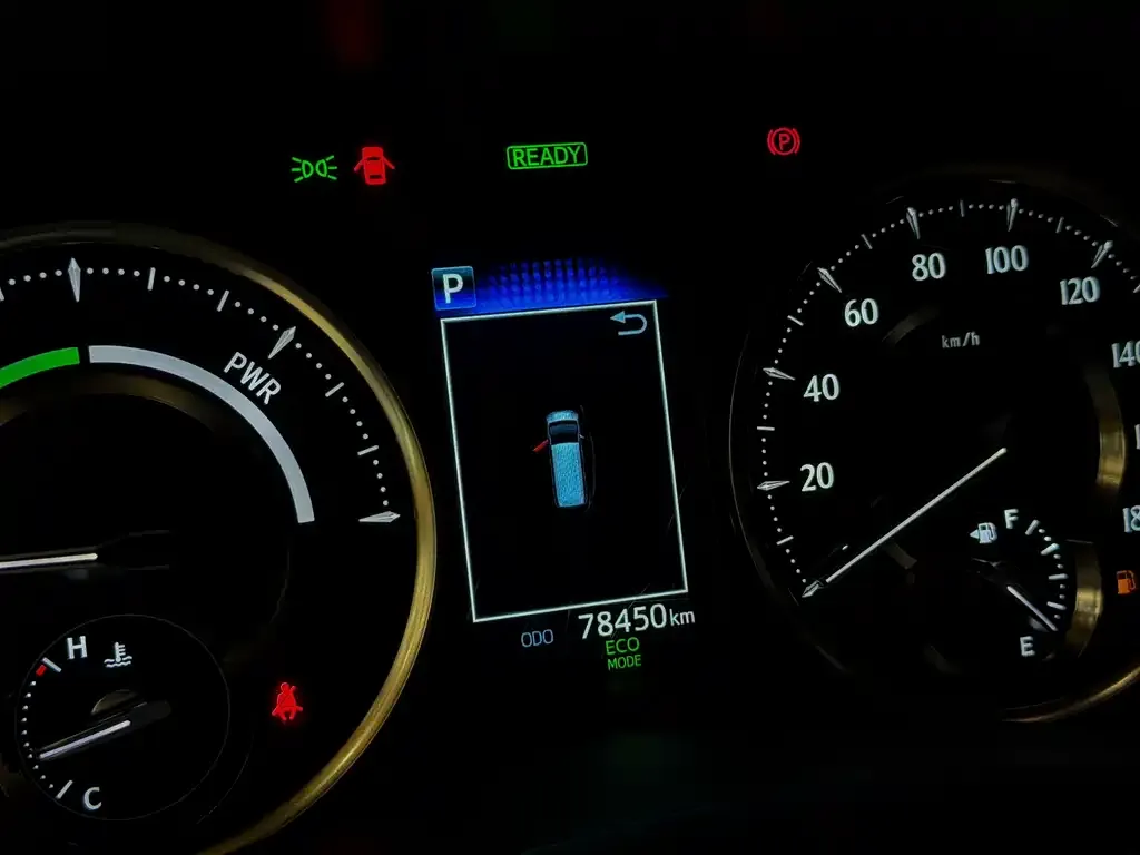 Toyota Alphard — фото 2