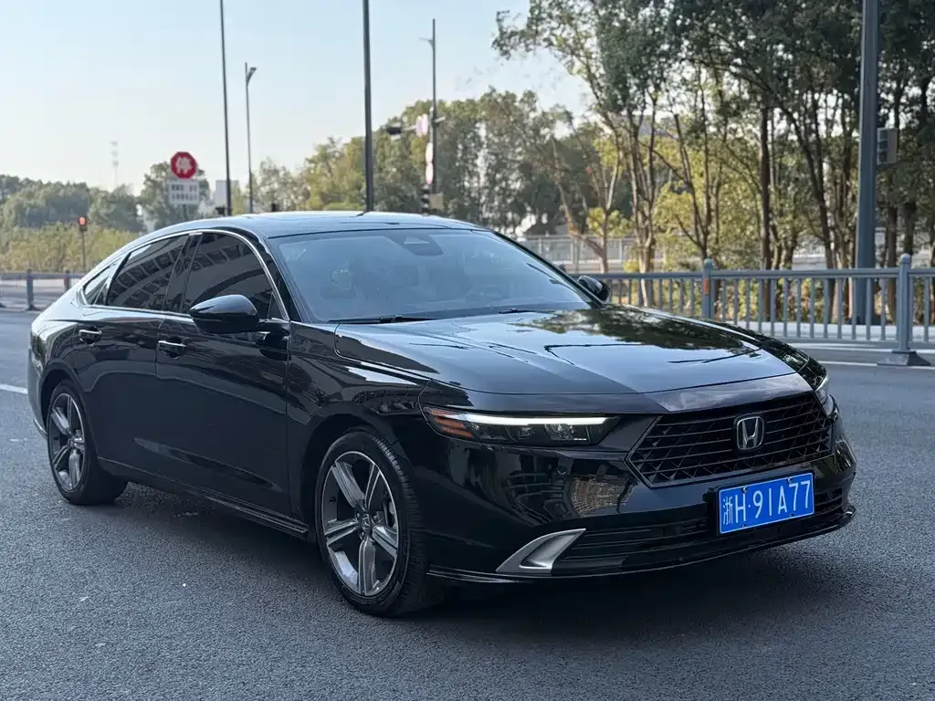 Honda Accord — фото 9