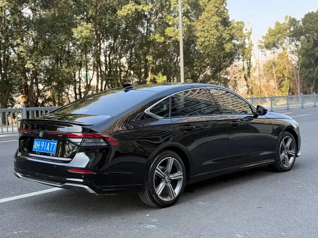 Honda Accord — фото 7