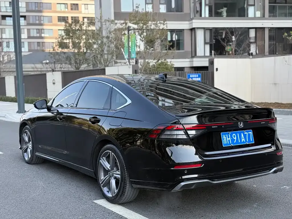 Honda Accord — фото 8