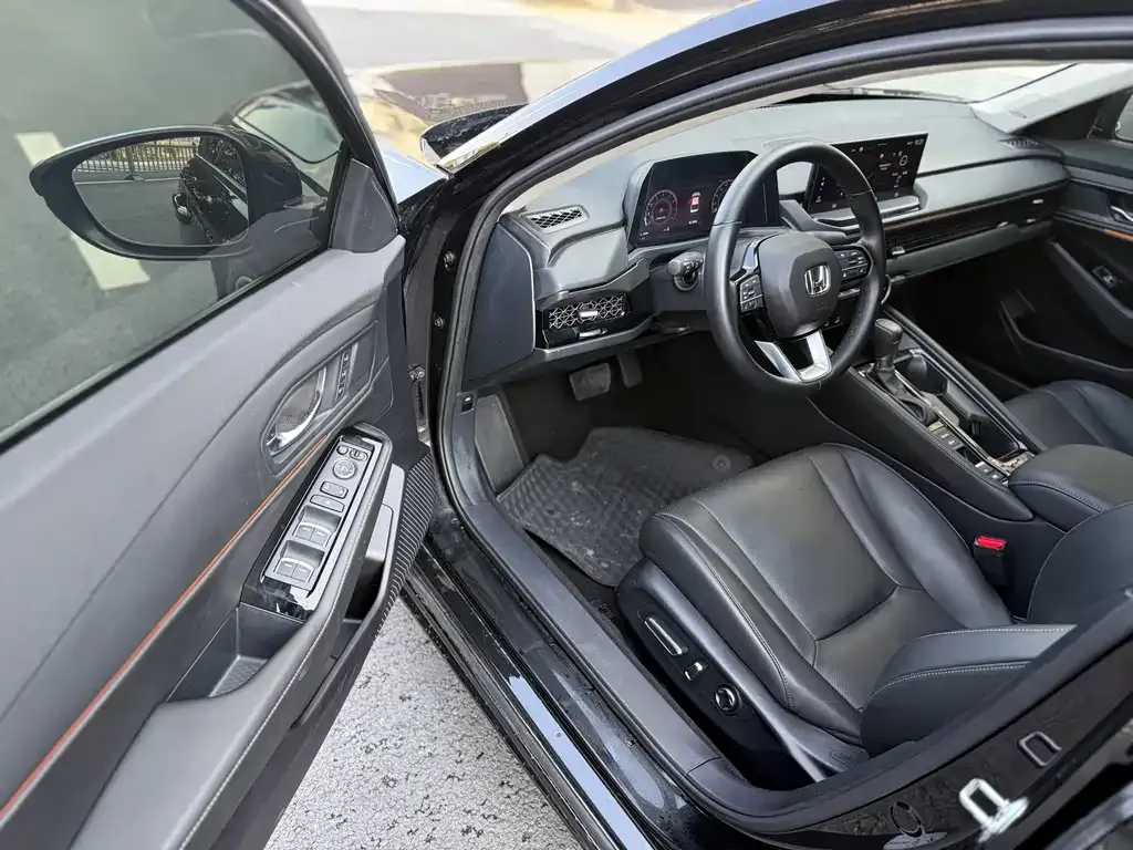Honda Accord — фото 6