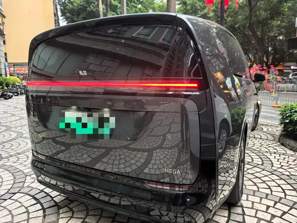 Li Auto MEGA — фото 10