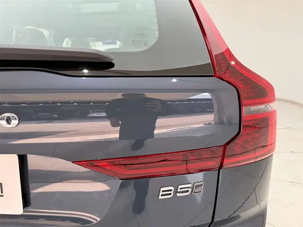 Volvo XC60 — фото 2