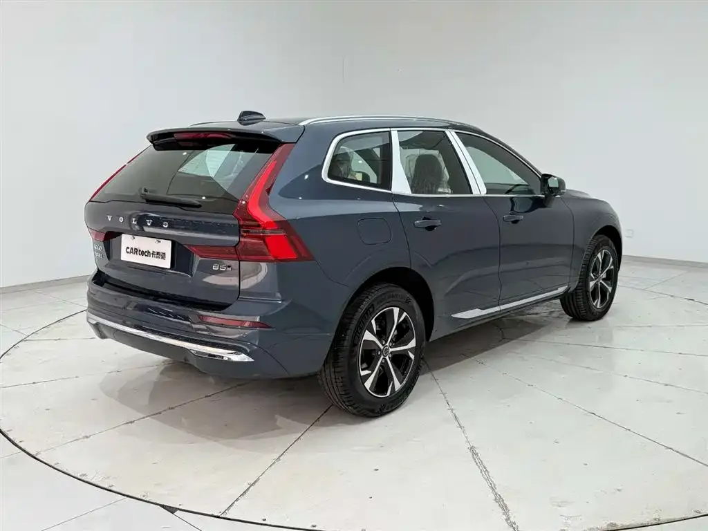 Volvo XC60 — фото 9