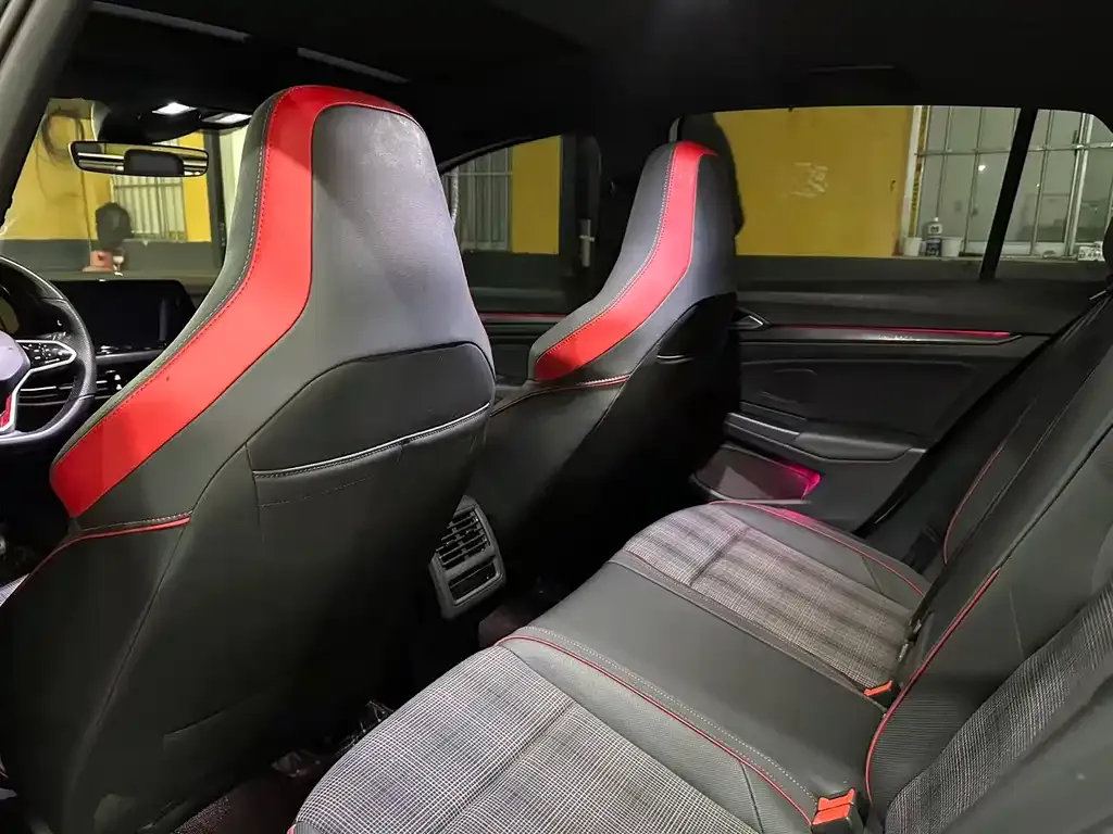 Volkswagen Golf GTI — фото 4