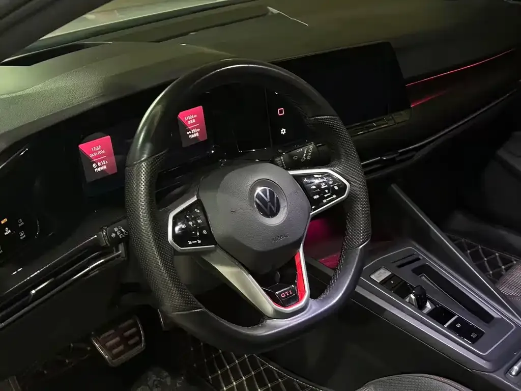 Volkswagen Golf GTI — фото 2