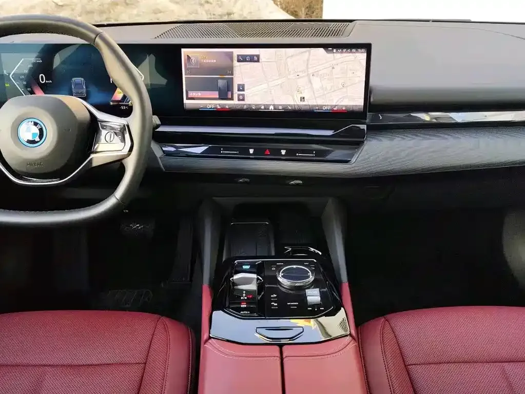 BMW i5 — фото 10