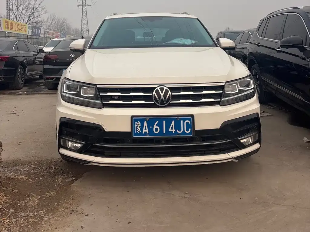 Volkswagen Tiguan L — фото 8
