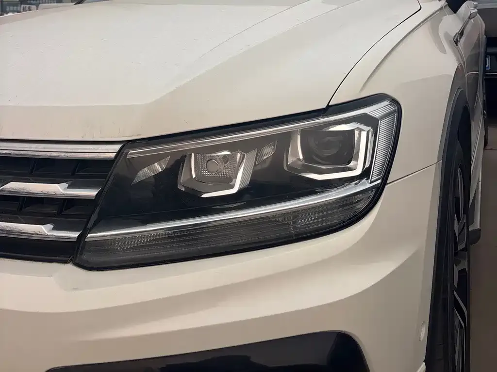 Volkswagen Tiguan L — фото 4