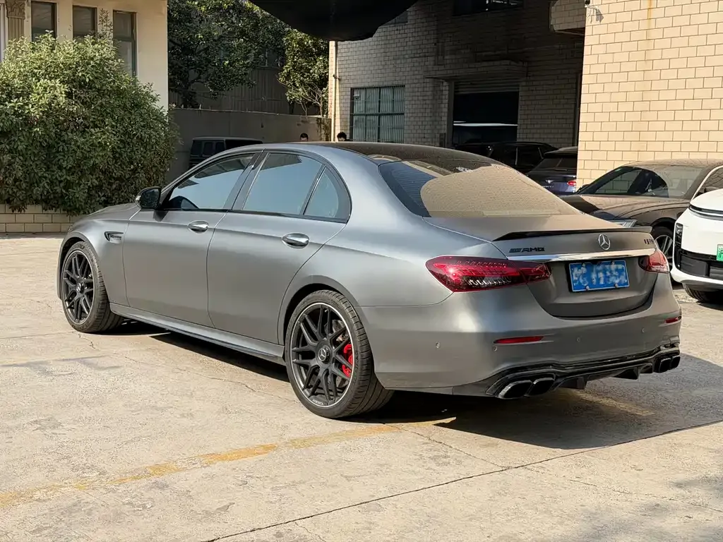 Mercedes-Benz E-Class AMG — фото 9