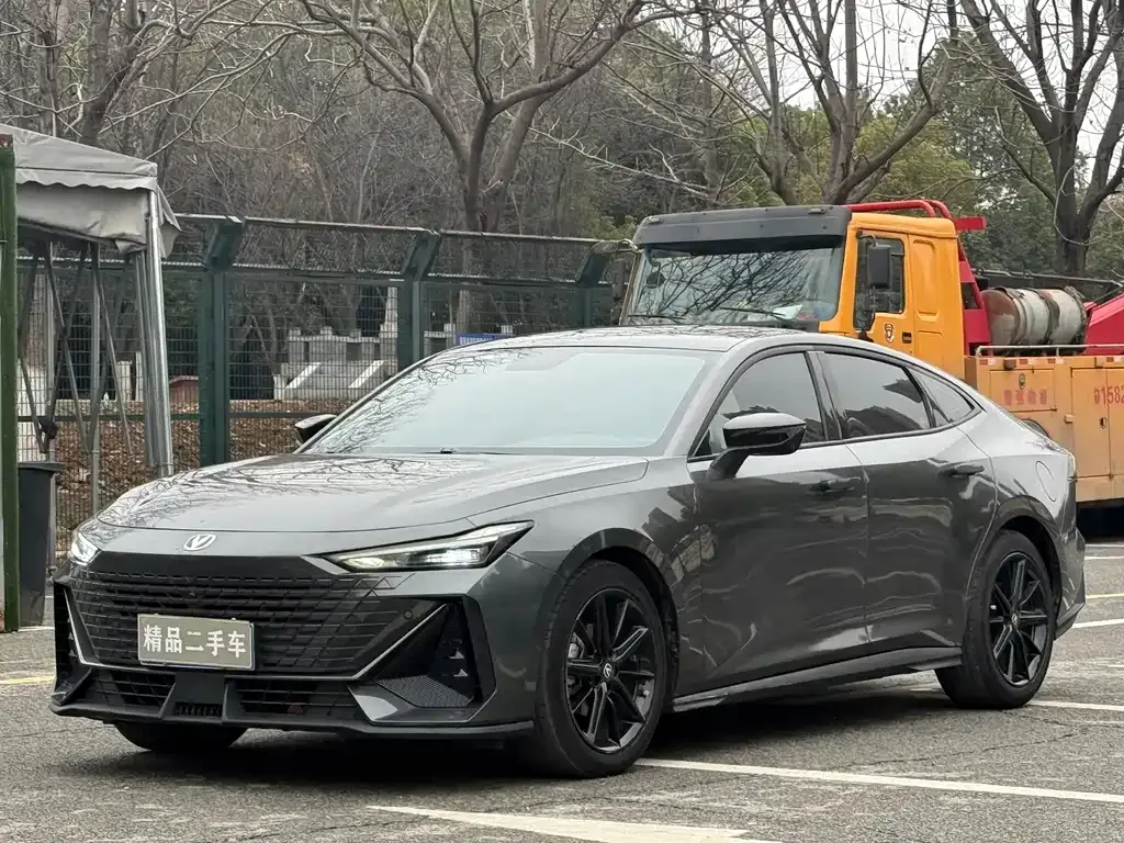 Changan UNI-V — фото 1