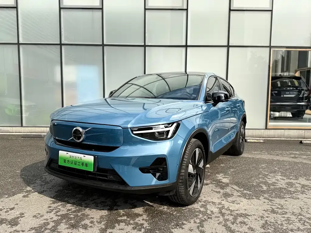 Volvo C40 — фото 1