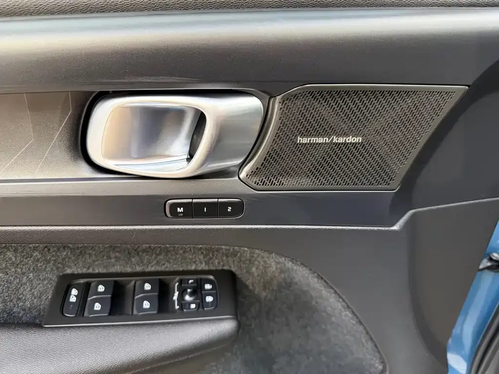 Volvo C40 — фото 4