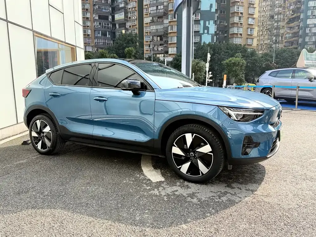 Volvo C40 — фото 7